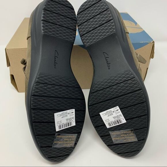 Clarks Rosely Leather Bootie - Picture 6 of 8